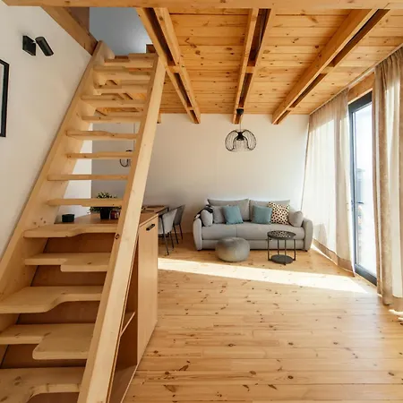 Sunmoon Kosmaj Kucice I Prostor Za Dogadaje