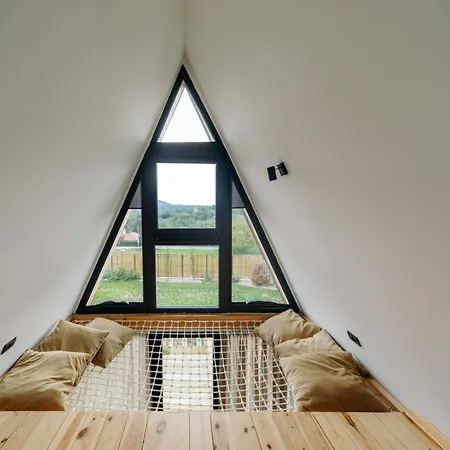 Sunmoon Kosmaj Kucice I Prostor Za Dogadaje *