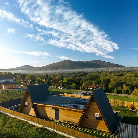 Sunmoon Kosmaj Kucice I Prostor Za Dogadaje Sopot